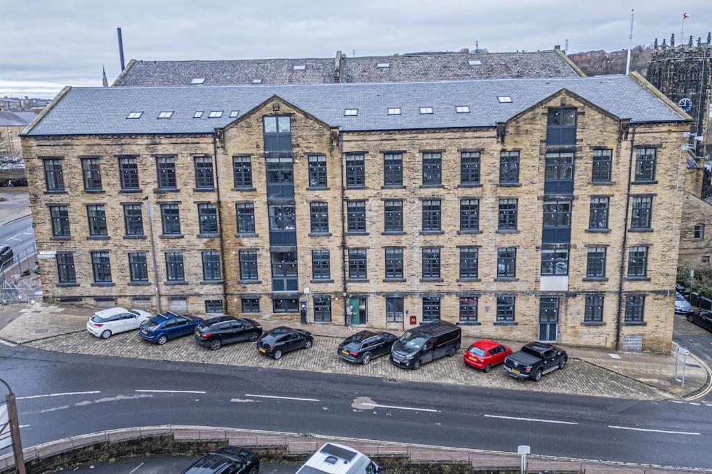 Chic Mill Conversion Beside Piece Hall & Eureka! Holiday home